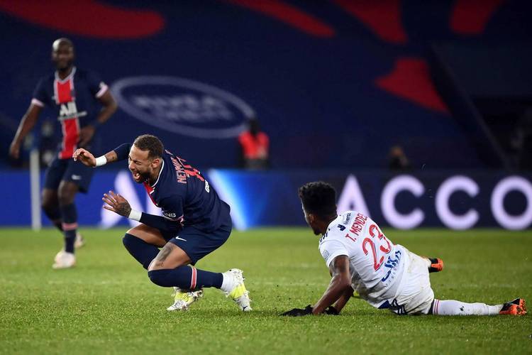 关于赛后NBA季后赛焦点战，巴黎圣日耳曼迎来里程碑，气氛紧张，高层口径保持一致的信息