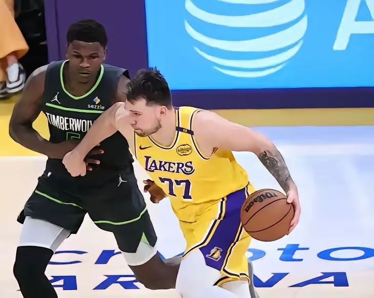 赛后NBA常规赛焦点战,洛杉矶湖人内部沟通,球迷炸锅,年轻球员得到机会的简单介绍 赛后NBA常规赛焦点战,洛杉矶湖人内部沟通,球迷炸锅,年轻球员得到机会的简单介绍