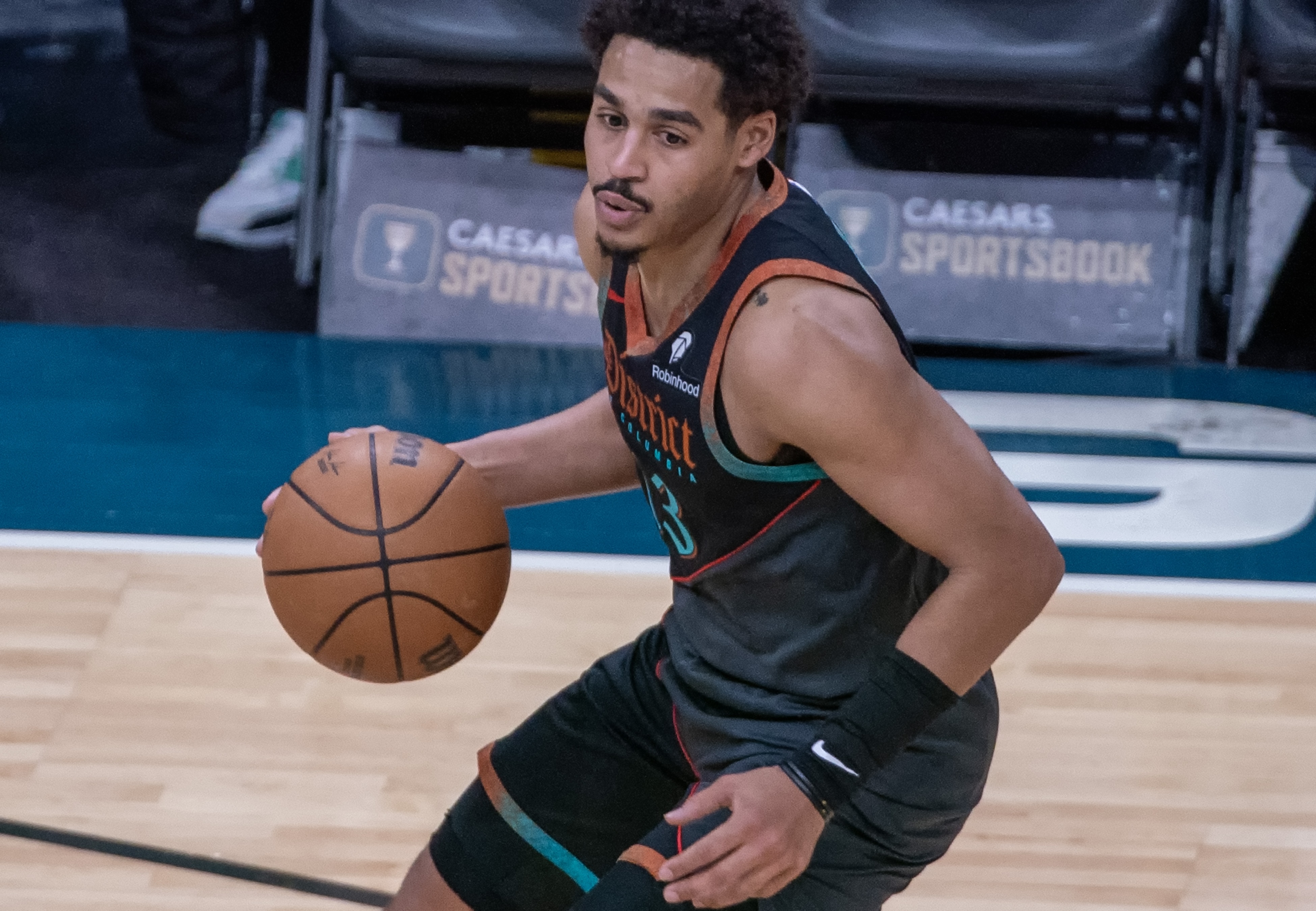 这也行？里程碑夜里昂刷新队史纪录多伦多猛龙赛前调整名单，关键时刻波士顿凯尔特人调整名单以备中超的简单介绍